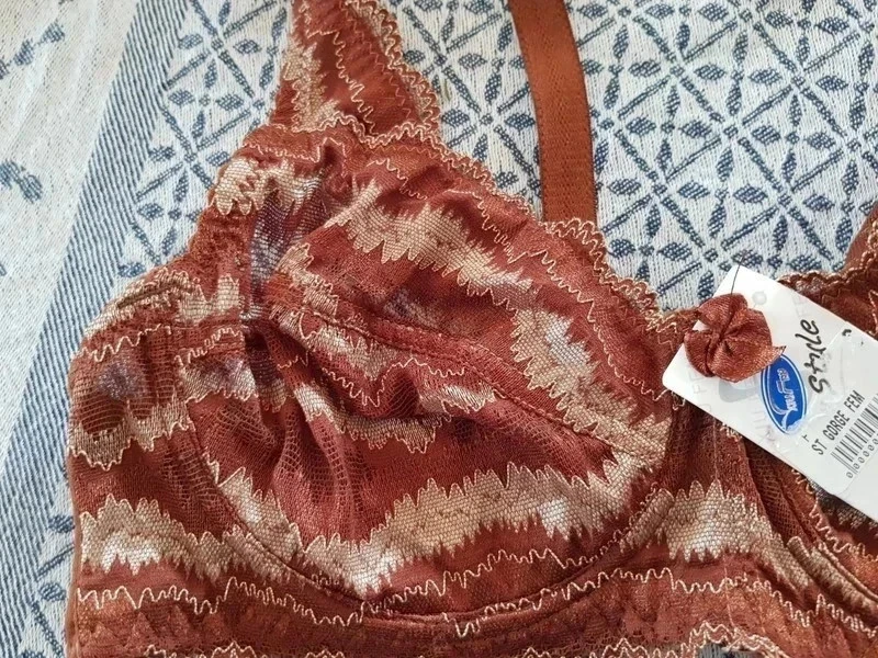 Sutiã marrom e bege de renda novo tamanho 100B – photo 3